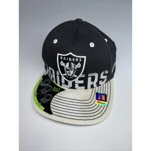 Rebook Mens NFL Las Vegas Raiders Football Team Fitted Hat S/M Cream Black
